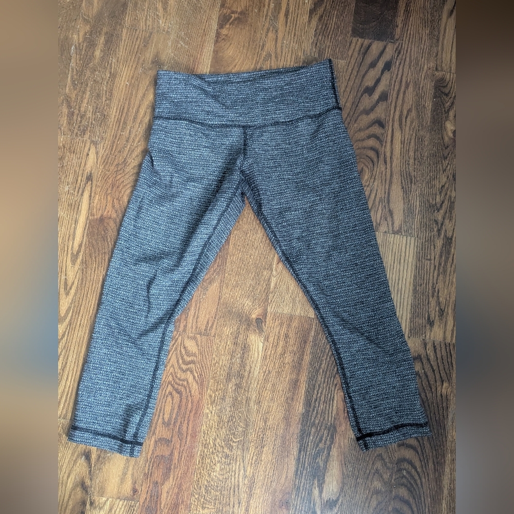 lululemon cropped capri leggings